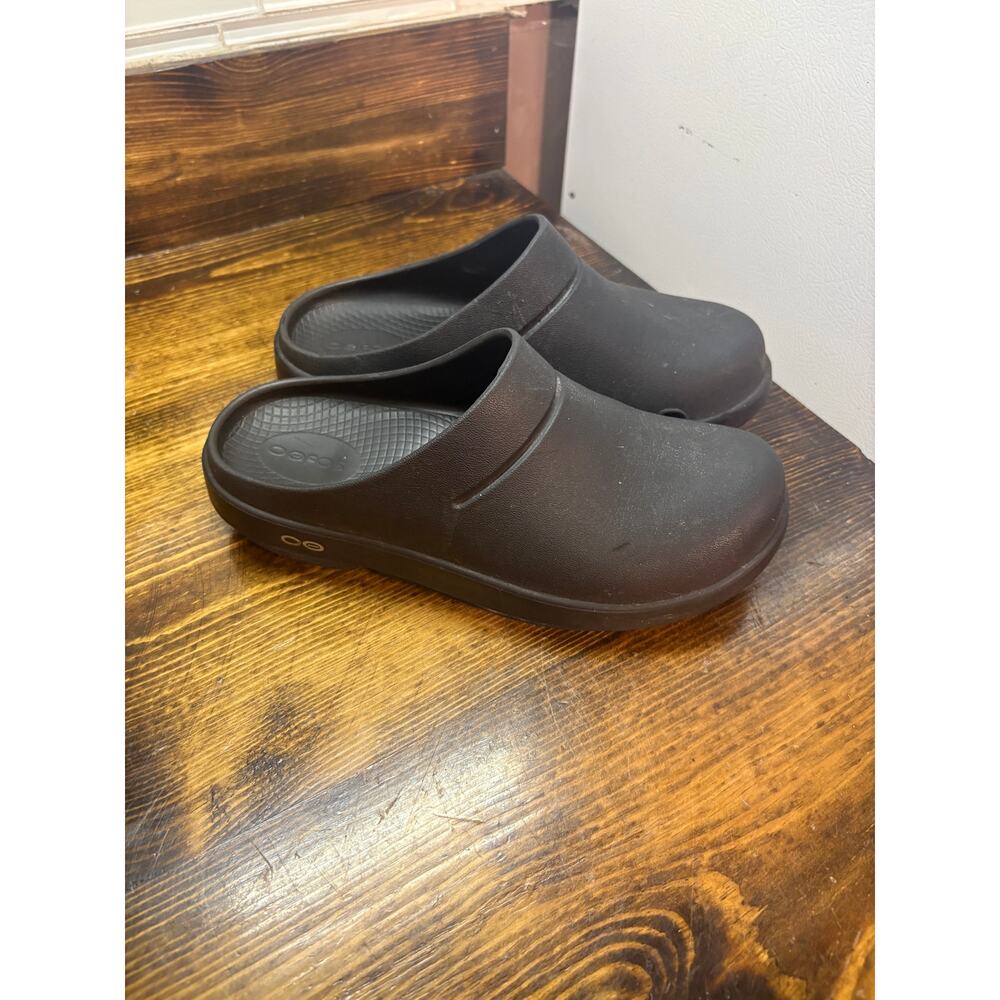 Oofos‎ Black Clogs Size Women 6